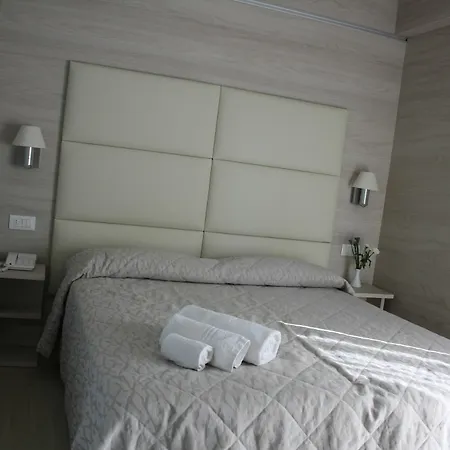 Hotel Oxford 4*